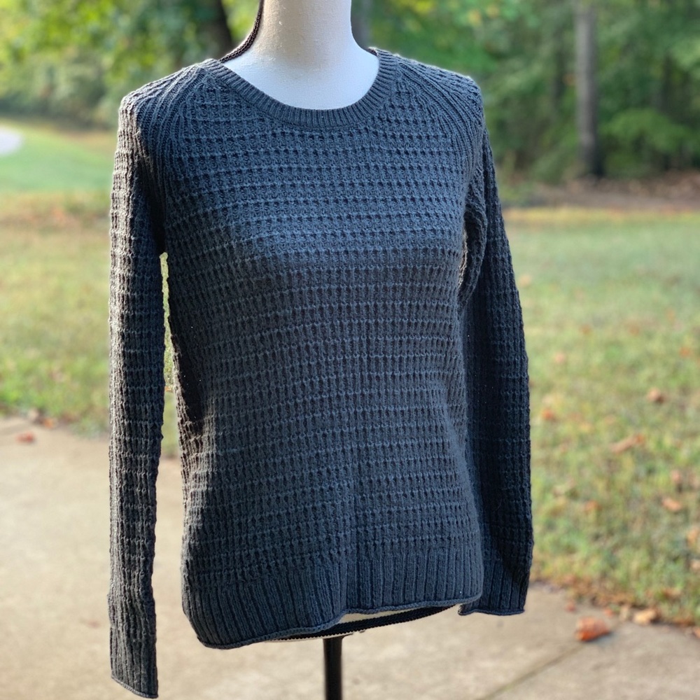 Gap crew neck sweater